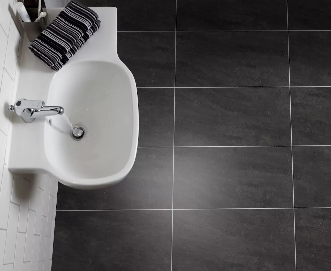 Bathroom Lvt Colonia Polyflor Welsh Raven Slate